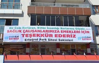 Batman’da apartman sakinlerinden sağlık çalışanlarına...