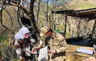 Batman’da jandarma ekipleri vatandaşların yardımına...