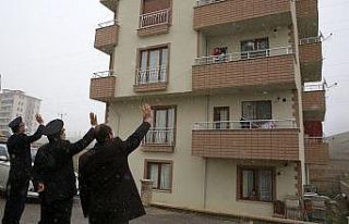 Bayburt’ta 23 Nisan coşkusu evlere taşındı