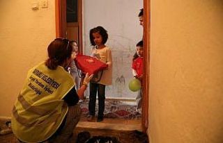 Bayraklı’da miniklere 23 Nisan sürprizi