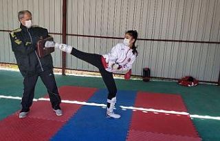 Bedensel engelli Meryem, kapalı garajda Tokyo Olimpiyatlarına...