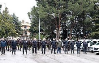 Bekçiler bu defa para vermek için kapı kapı gezdi