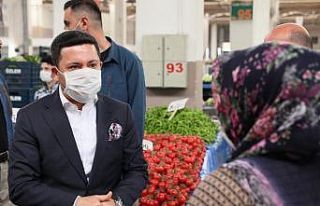 Belediye Başkanı Arı, kapalı pazaryerinde incelemelerde...
