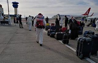 Belediye ekipleri Kapadokya Havalimanında dezenfekte...