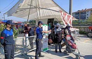 Belediye ücretsiz maske dağıtımına başladı