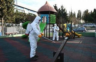 Belediyeden korona virüs mücadelesinde sahada çalışan...