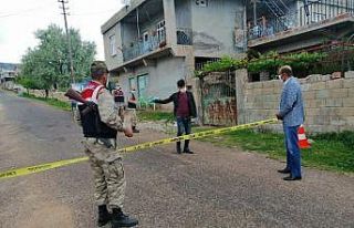 Besni CHP’den ihtiyaç sahiplerine maske ve gıda...