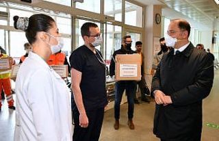 Beylikdüzü’nde yüz koruyucu siperlik dağıtımına...