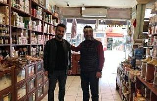 Bilecik esnafına yüz koruyucu siperlik maske dağıtıldı