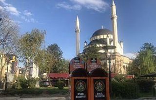 Bingöl’de belirli noktalara tıbbi atık kovaları...