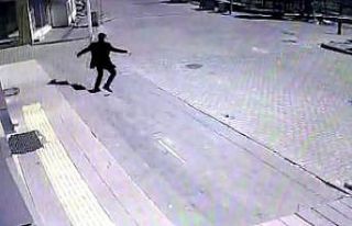 Bingöl’deki deprem anı güvenlik kameralarına...