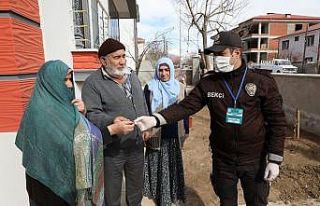 Biriktirdikleri parayı Milli Dayanışma Kampanyası’na...