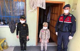 Bisiklet almak için biriktirdikleri parayı ’Biz...