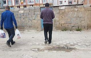 Bismilli iş adamları 100 aileye gıda kolisi dağıttı