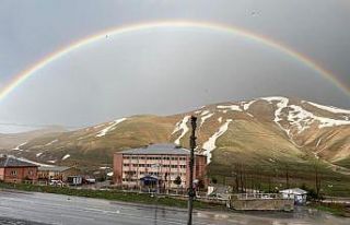 Bitlis’te yağmur sonrası gökkuşağı güzelliği