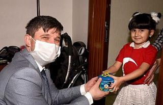 "Biz Bize Yeteriz" kampanyasına kumbaralarıyla...