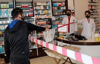 Bu eczanede alışveriş av filesi ile yapılıyor