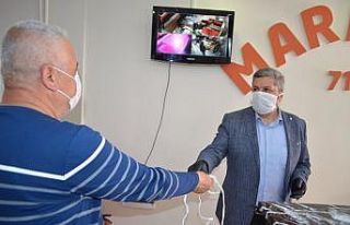 Bünyan Belediyesi esnaflara ücretsiz maske dağıtıyor