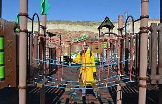 Bünyan Belediyesi parkları dezenfekte ediyor