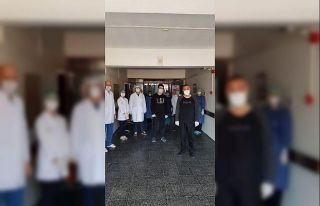 Burdur’da koronayı yenenler sağlık çalışanlarının...