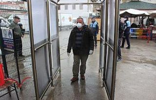 Burhaniye’de belediye kendi imkanlarıyla dezenfektan...