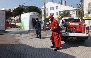 Burhaniye’de dezenfeksiyon çalışmalarına itfaiye...