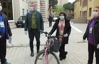 Burhaniye’de öğretmen karı koca Vefa Sosyal Destek...