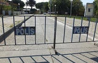 Burhaniye’de sokağa çıkma yasağı sahilleri...