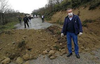 Bursa Kocaeli arasındaki dağ yolu toprakla kapatıldı,...
