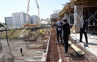Bursa Uludağ Üniversitesi Yeni Camii hayırseverlerden...