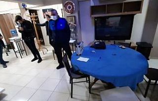 Bursa’da iki kaçak kumarhaneye zabıta baskını