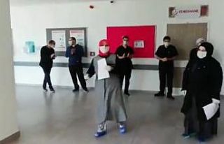 Bursa’da korona virüsü yenen hastalar alkışlarla...