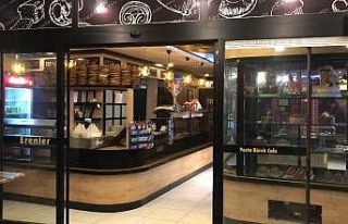 Bursa’da vatandaşlar fırın ve marketlere akın...