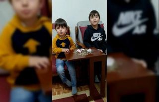 Bursalı minikler harçlıklarını ihtiyaç sahiplerine...