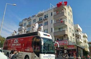 Büyükşehir Belediye Bandosu, Kuşadası’nı coşturdu