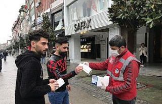 Büyükşehir Belediyesi 50 bin adet maske dağıttı