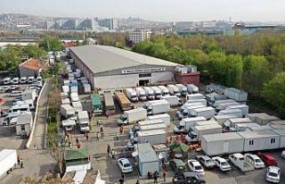 Büyükşehir Belediyesi, gıda yardımları kolilerini...