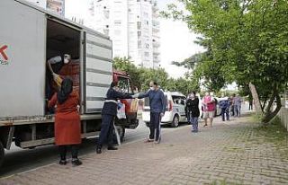 Büyükşehir Belediyesi ücretsiz ekmek dağıtımına...