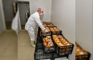 Büyükşehir gıda paketlerine kavurma da ekledi