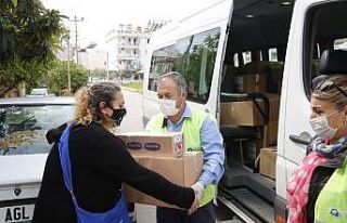 Büyükşehir gıda yardımını sürdürüyor