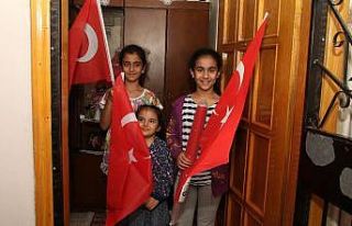 Büyükşehir’den 23 Nisan için bayrak seferberliği