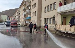 Cadde ve sokaklarda korona virüs temizliği