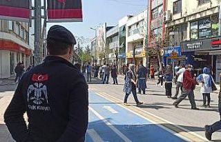 Caddeye ateş ölçülerek alınıyor