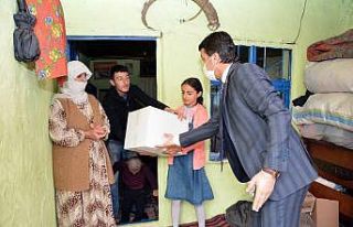 Çatak belediyesinden ihtiyaç sahiplerine yardım...