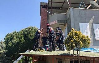 Çatıdan düşen inşaat işçisi ağır yaralandı