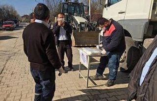 Çavdarhisar ilçe pazarında sıkı önlemler alındı