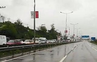 Çay üreticileri Rize’ye girmek için uzun kuyruklar...