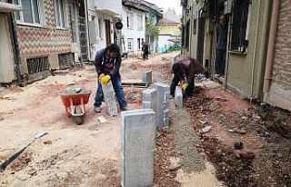 Çekirge’de tretuvar ve zemin kaplama çalışması