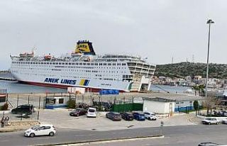 Çeşme’ye gelen kruvaziyer, Pire’de karantinada