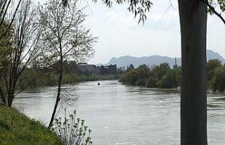 Ceyhan Nehri’ne düşen şahıs 8 gündür aranıyor